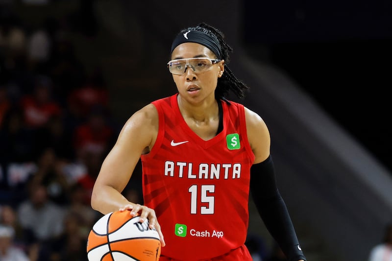 Gray scores 27 and the Dream win 75-73 as the Lynx lose consecutive games for first time this season