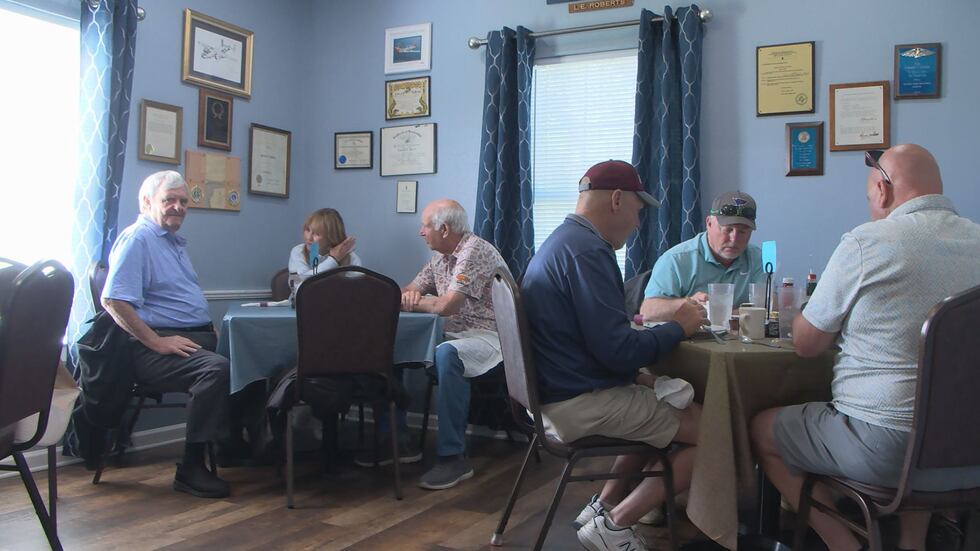 Lunch crowd at Roberts Place Cafe’ in Pass Christian.