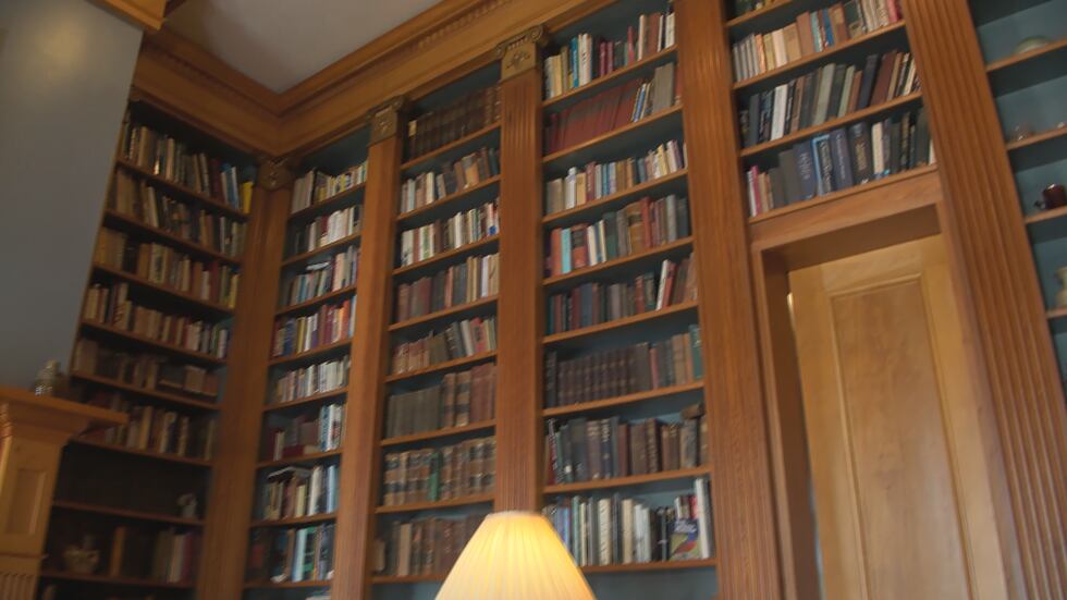 The Dixie White House library.