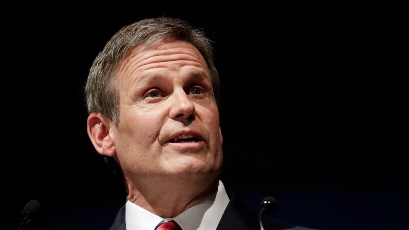 ARCHIVO - El gobernador de Tennessee, Bill Lee. (AP Foto/Mark Humphrey, Archivo)