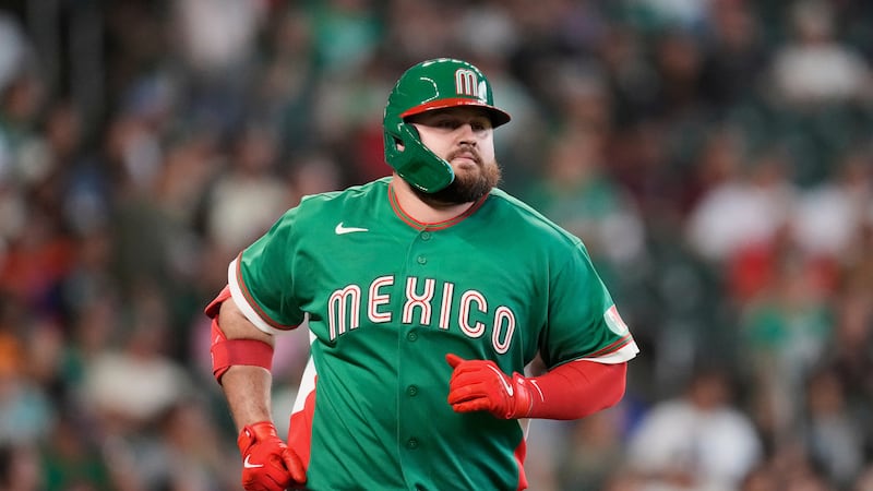 Braves sign 1B Rowdy Tellez to minor league deal, report says