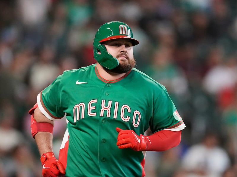 Braves sign 1B Rowdy Tellez to minor league deal, report says