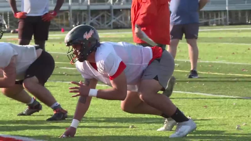 Iowa Commit, Iose Epenesa, leads Edwardsville to Illinois 8A playoffs