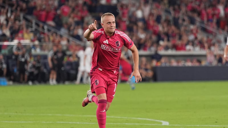 St. Louis City ups unbeaten streak to club-record 16 with 3-1 victory over Toronto