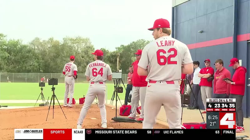 Cardinals first full squad Spring Training workout