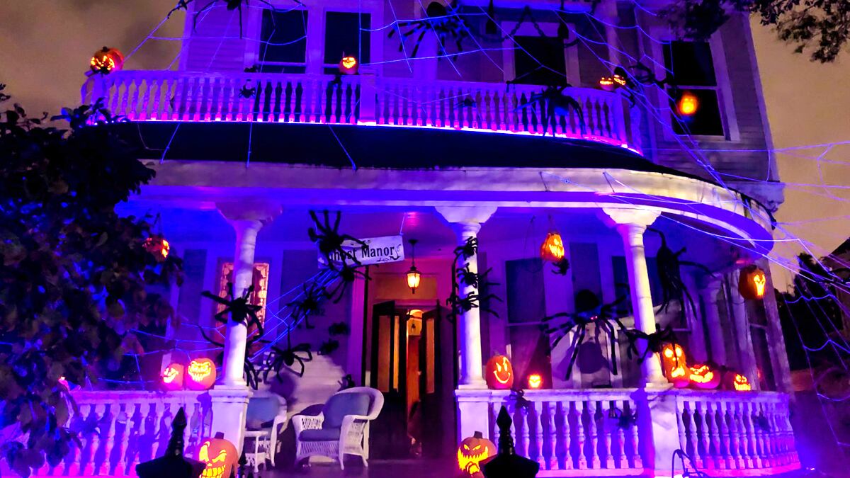 ‘Ghost Manor’ will haunt Magazine Street again this Halloween season