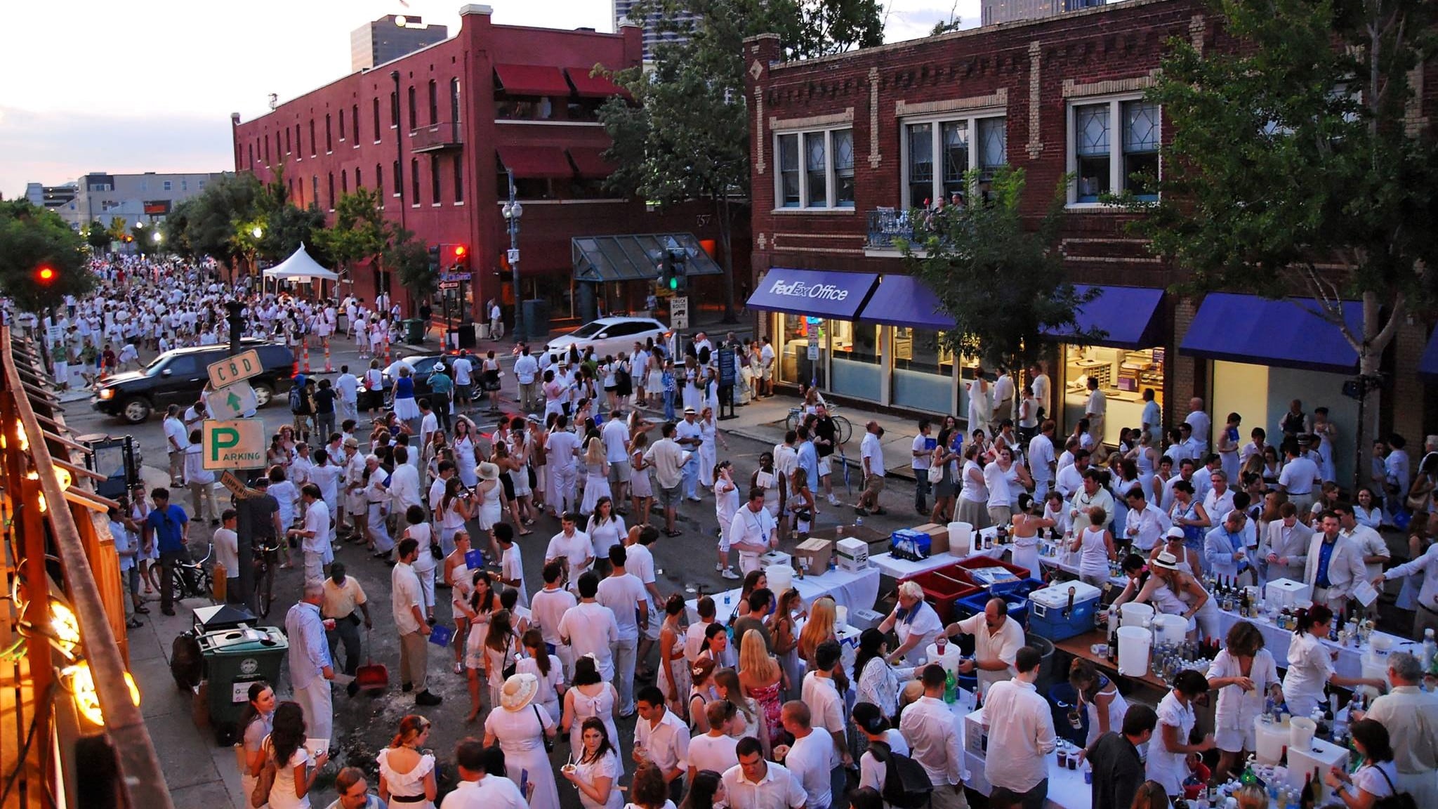 White Linen Night, the annual art lovers block party, returns on Aug. 7