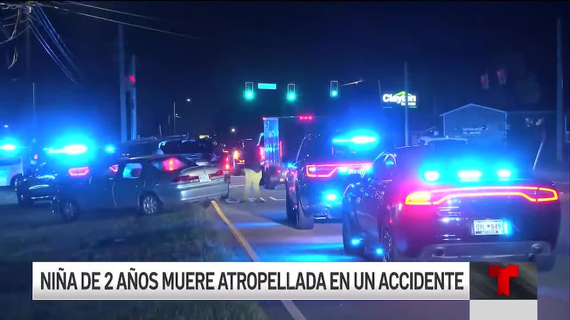 Dos hispanas arrestadas en relación con un atropello que cobró la vida de una niña de dos años...