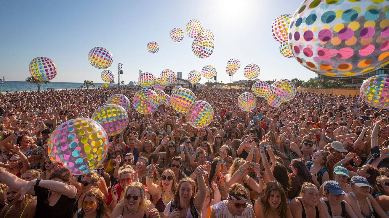 Hangout Festival postponed until May 2021