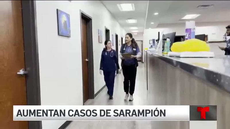 El aumento de los casos de sarampión no solamente ha encendido las alarmas entre los padres de...