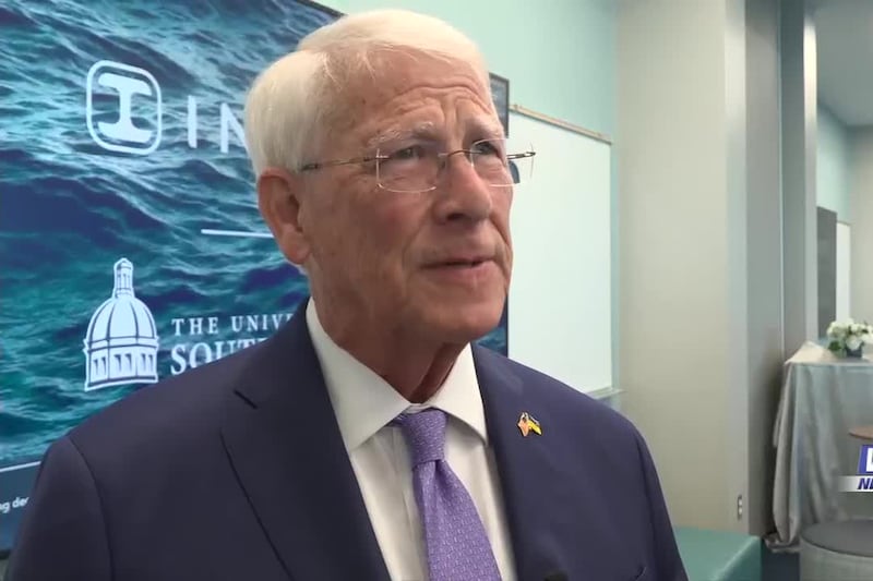 Wicker discusses Iran conflict, defense spending during Coast visit