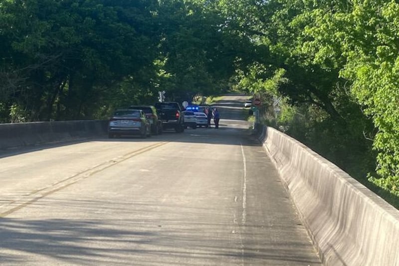 Man struck, killed by train in Graysville