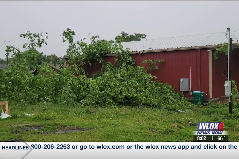 Strong winds, possible tornado causes damage in Gulfport