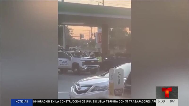 Un testigo dijo que no vio logos en los vehículos donde iban los agentes federales y sólo uno...