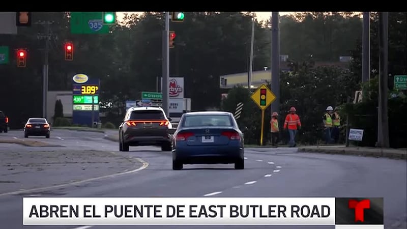 Abren el puente de East Butler Road en Greenville, Carolina del Sur.