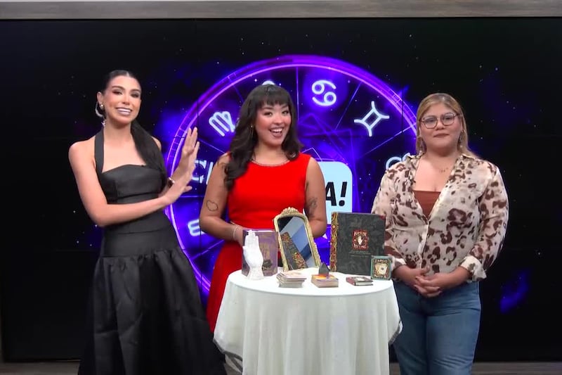 HOLA! Tarot Cards, Suneset Yoga & September Magic!